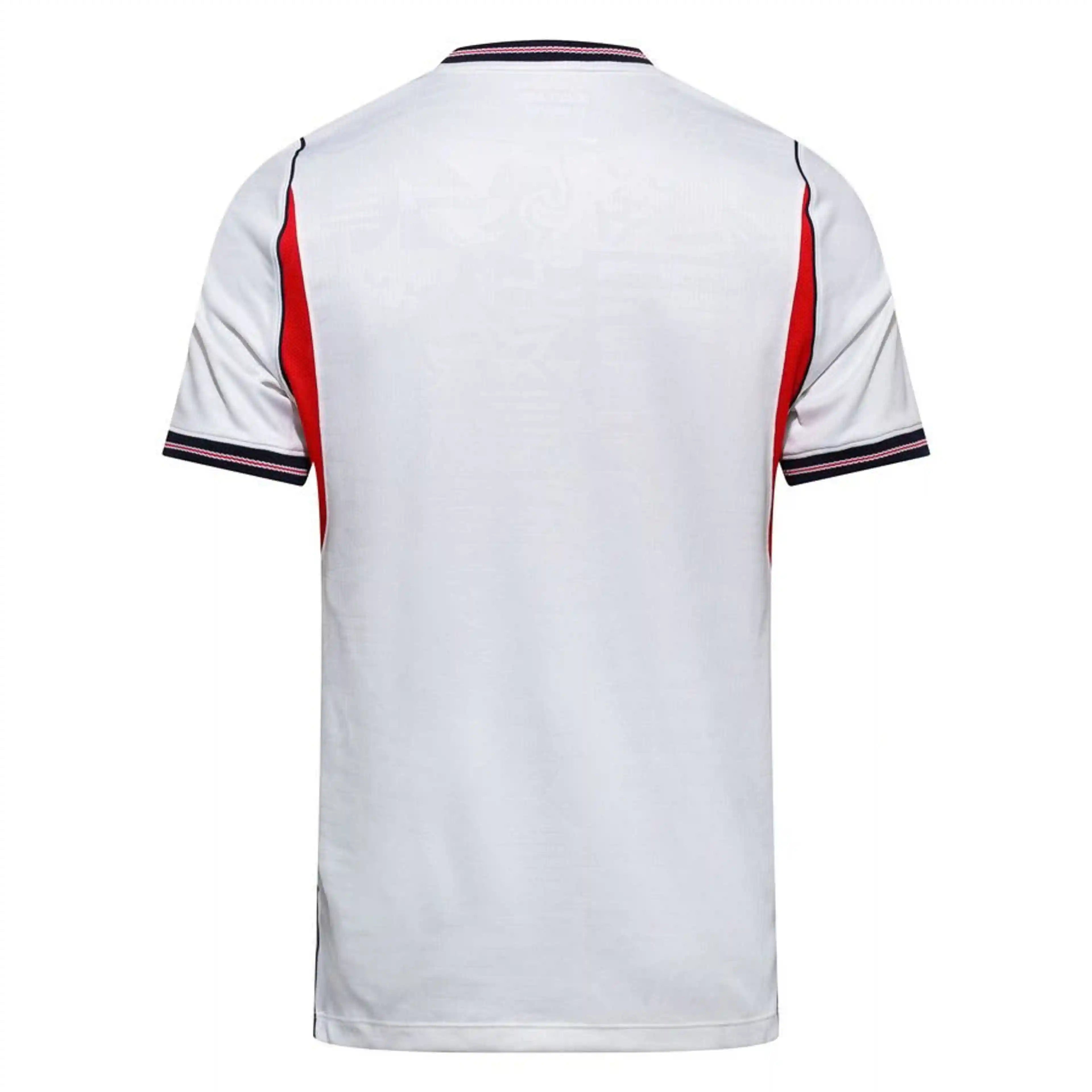 Equipación local de Inglaterra 2026
